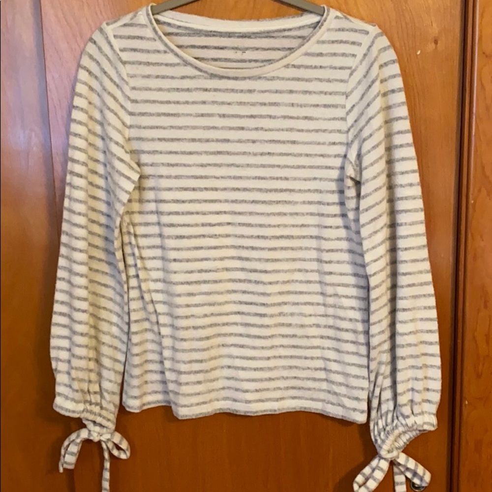 Super soft women’s Small sweater